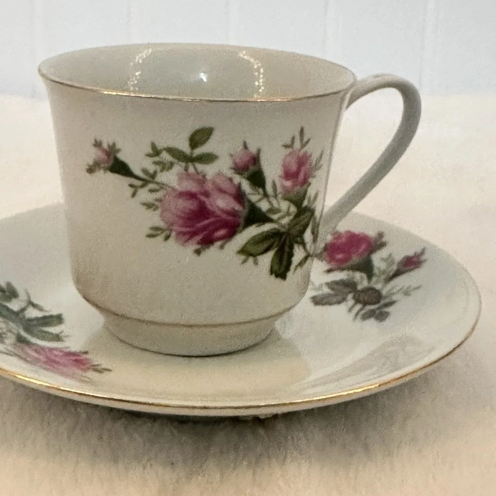 Vintage Made in China Pagoda Mark Roses Coffee Tea CUP & SAUCER‎